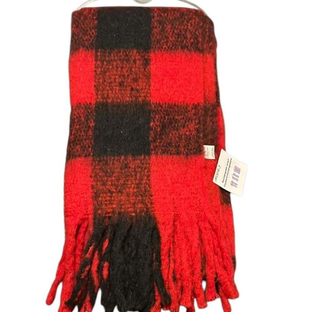 NWT Buffalo Plaid Rectangular Scarf, 100% Polyester; W:21”, L:75”